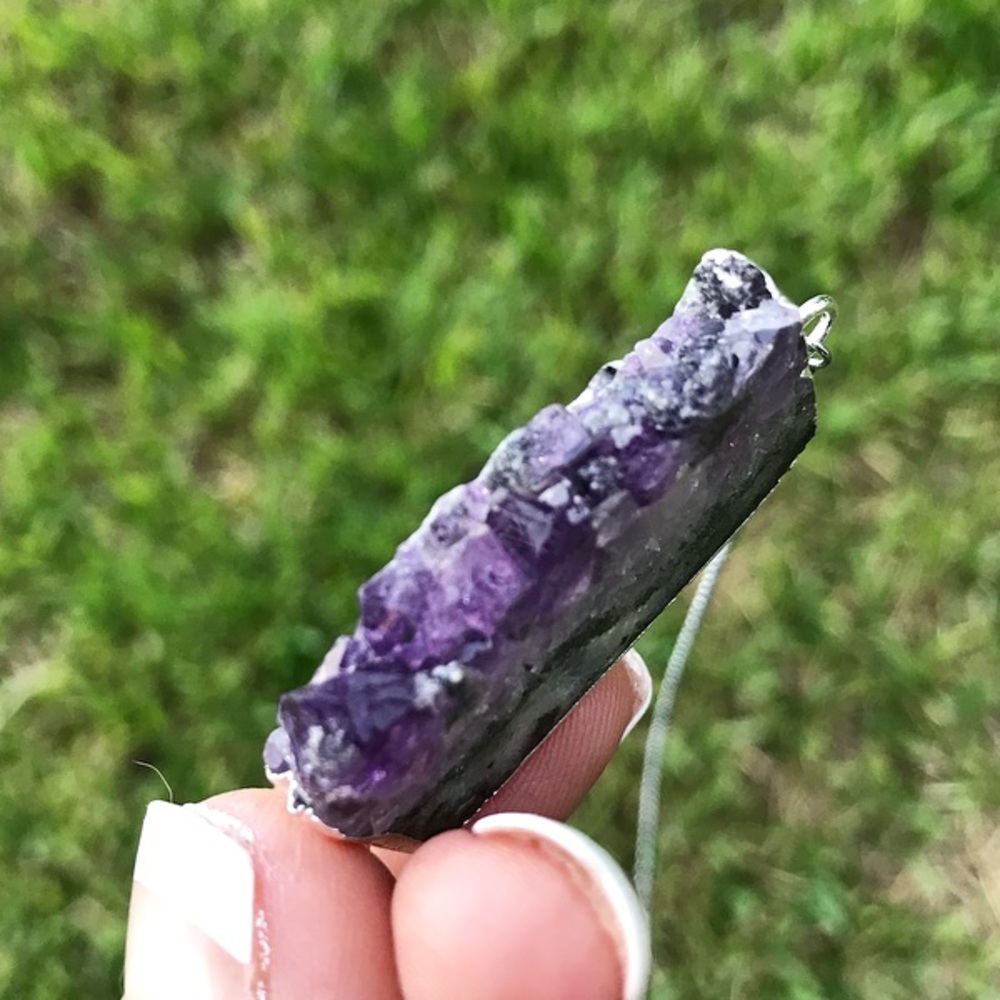 Boho raw amethyst cluster slice silver necklace - Picture 5 of 8